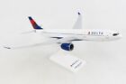 Skymarks SKR984 Delta Airlines Airbus A330-900neo Desk Top Model 1/200 Airplane