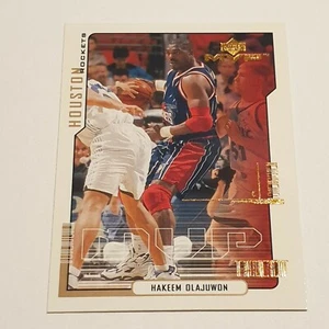 Tarjeta de Jugador Más Valioso Hakeem Olajuwon 2000-01 de mazo superior - Houston Rockets - Imagen 1 de 1