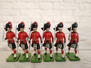 6 x Ceremonial Britain black watch officer lead toy soldiers 1988 & 1990 - Picture 1 of 15