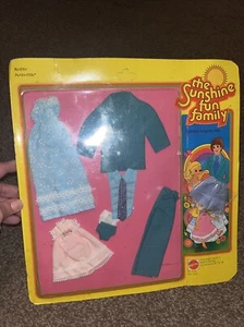 Vintage 1977 The Sunshine Fun Family Fashions 2336 NRFB - Picture 1 of 2