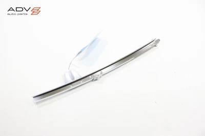 Toyota Tacoma 2016-23 doble cabina puerta delantera derecha ventana guía delantera canal OEM Foto 1 de 4