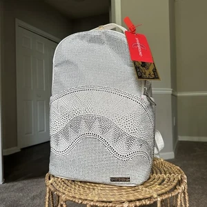 Zaino Sprayground Trinity Crystal DLXV Bianco Argento Edizione Limitata ESAURITO - Foto 1 di 16
