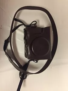 Mega Gear Leather Camera Case for Either a Canon Powershot or Panasonic Lumix - Picture 1 of 9