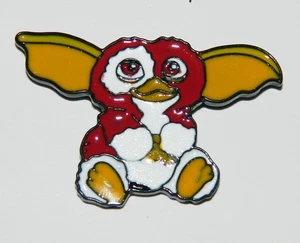 Gremlins Movie Gizmo Figure Sitting Die-Cut Metal Enamel Pin NEW UNUSED - Picture 1 of 1