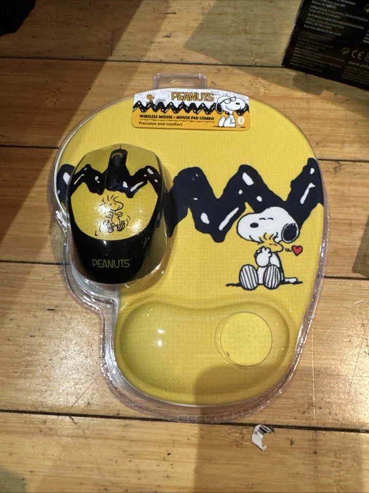 Mouse óptico inalámbrico Peanuts Snoopy + alfombrilla de ratón resistente a las manchas - NUEVO Foto 1 de 1