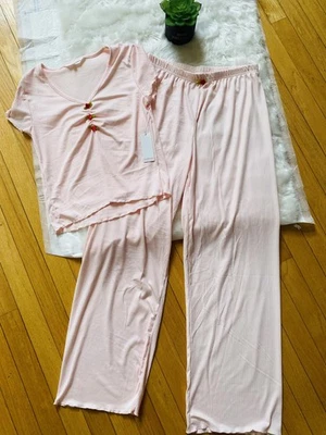 Conjunto de pijama acanalado rosa para mujer Rampage con detalle floral, talla L Foto 1 de 3
