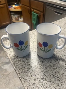 Set of 2  TULIP TYME STONEWARE 1985 COLLECTION TEA COFFEE MUGS CUPS - 4.5" TALL - Picture 1 of 2