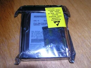 NEW old stock - Fujitsu S26361-H554-V100 MAJ3364MC HDD 36GB U160 10K SCSI - Imagen 1 de 5