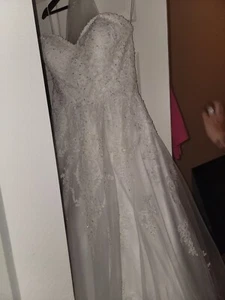 Mia Solano wedding dress - Picture 1 of 8