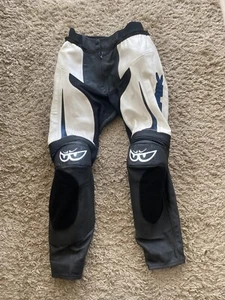 BERIK Mens Leather Motorbike Motorcycle Trousers UK 32" to 33" waist (#78) - Picture 1 of 24
