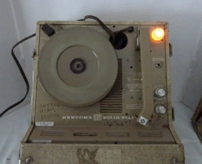Reproductor de discos maleta portátil Newcomb vintage - EDT - 15-4 velocidades - años 70 - ¡Funciona! Foto 1 de 4