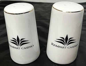 RAMPART CASINO SUMMERLIN LAS VEGAS SOUVENIR SALZ- UND PFEFFERSTREUER - Bild 1 von 7