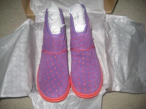 Neu UGG Australia I HEART UGG Kisses Mini Damen Wildleder Stiefel rot/orange Herz - Bild 1 von 5