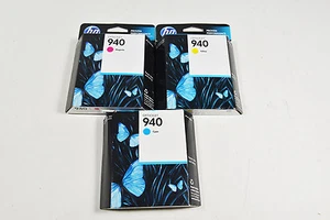 BRANDNEU 3 Stück Original HP 940 Cyan Gelb Magenta Farbe Tinte - Bild 1 von 2