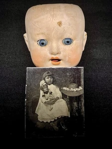 RARO 1/6 PLACA TINTE - NIÑA SOSTENIENDO MUÑECA DE MODA FRANCESA + CABEZA DE MUÑECA CON OJOS DE VIDRIO - Imagen 1 de 3
