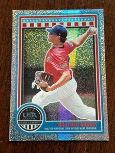 2025 Panini USA Stars & Stripes Glitter Sparkle Parallel Brayden Harris #176 - Bild 1 von 1