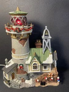 2003 Lemax Carole Towne Anchor Point Lighthouse Light Up Christmas Village Vintage - Bild 1 von 24