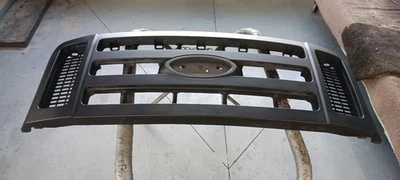 '08-'10 FORD F250SD XL Rejilla Negra Texturizada OEM Grado B Foto 1 de 4