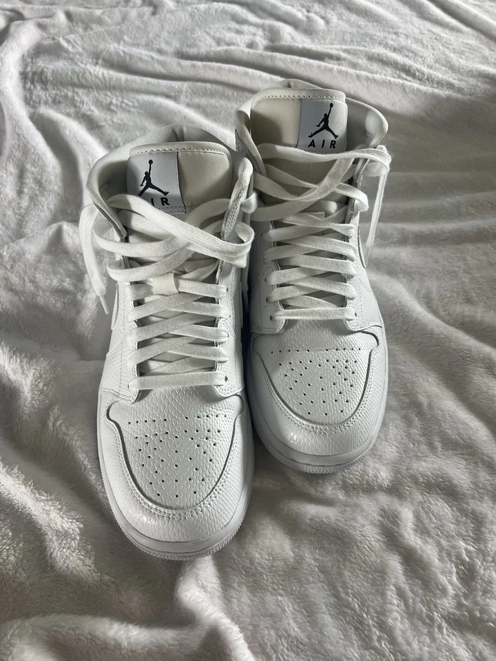 Jordan 1 Piel de Serpiente Blanca Talla Mediana 9.5 W Usado Una Vez Foto 1 de 4