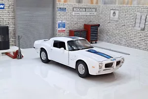 Pontiac Firebird Trans Am 1970 - White 1:24 Scale Car - Picture 1 of 8