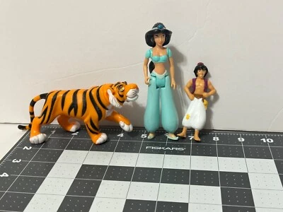 Lote de 3 Figuras de Colección Disney Aladdin, Jazmín, Rahja y Juguetes Aladdin Foto 1 de 4
