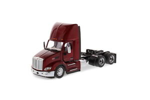 DM 1/50 Peterbilt 579 Day Cab Tractor Red Diecast Model 71068 Collection Toy 