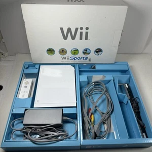 Nintendo Wii Weiß Konsole RVL-001 Bundle in Box mit Tabletts getestet und funktionsfähig - Bild 1 von 11