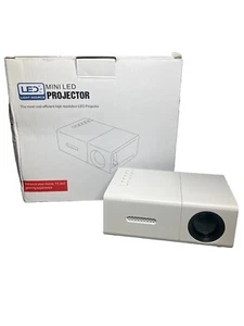 Mini LED Projector - Picture 1 of 4