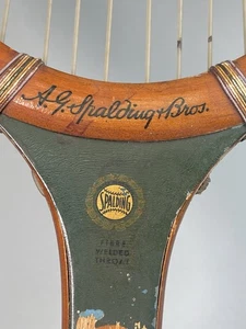 Lotto 2 racchette da tennis vintage in legno antiue Wright Diston & A J Spalding Kro Flite - Foto 1 di 15