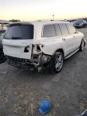 Bote de carbón de vapor de combustible 2014 Mercedes-Benz GL550 Foto 1 de 4