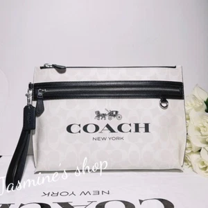 NWT Coach Carry All Pouch In Signature Canvas CP198 - Picture 1 of 10