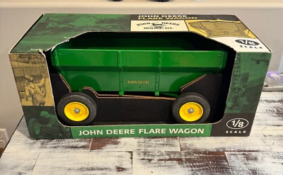 JOHN DEERE Flare Box WAGON LARGE 1:8 Toy Tractor Die-Cast NIB - Image 1 of 3
