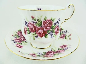 Paragon Cup & Saucer Rose Bouquet with Violets Elizabeth Shape Fluted - Picture 1 of 9