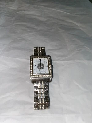 Reloj Brighton DIAMOND BAR Cara Grande Cristales Plateados Filas  Foto 1 de 4
