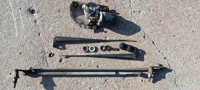 Windshield Wiper Motor, Linkage, Arms 1983-1991 Mitsubishi Montero Dodge Raider - Image 1 of 3