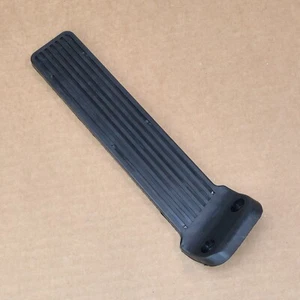 1963-1967 Corvette Gas Accelerator Pedal with Anti Squeak Pad NEW - Picture 1 of 2