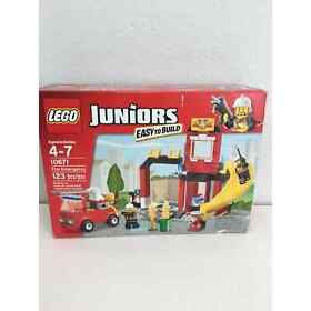 Lego Juniors Fire Emergency Station 10671 Building Set Fighters Mini Figs Truck