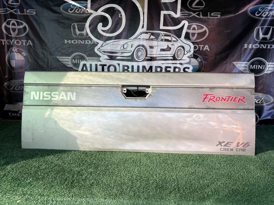 1998-2000 Nissan Frontier OEM Tailgate Hatch Trunk 93400-8B430 - Image 1 of 4