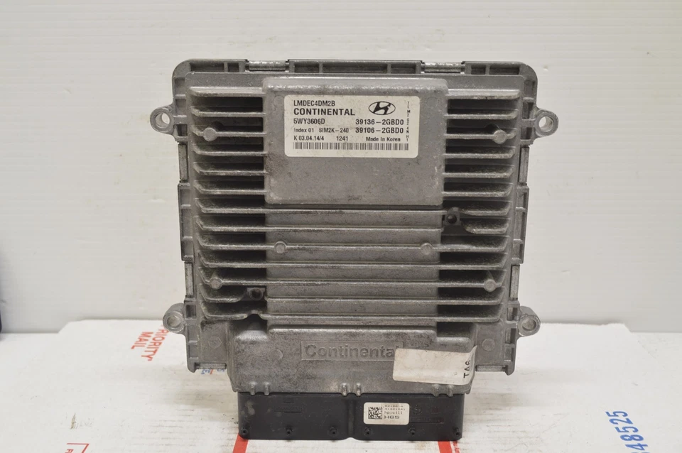 Блок управления двигателем 2014 2015 Hyundai Tucson 39136-2GBD0 ECM B76 045 - Изображение 1 из 4
