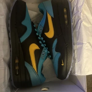 One of a Kind Custom Coastal Carolina Air Max 1 - Bild 1 von 5