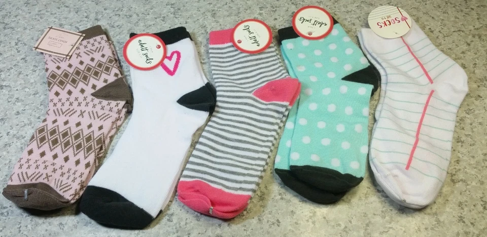 Lote de 5 calcetines de mujer hechos para venta al por menor 9-11 carpeta de lunares corazón de papel Foto 1 de 1