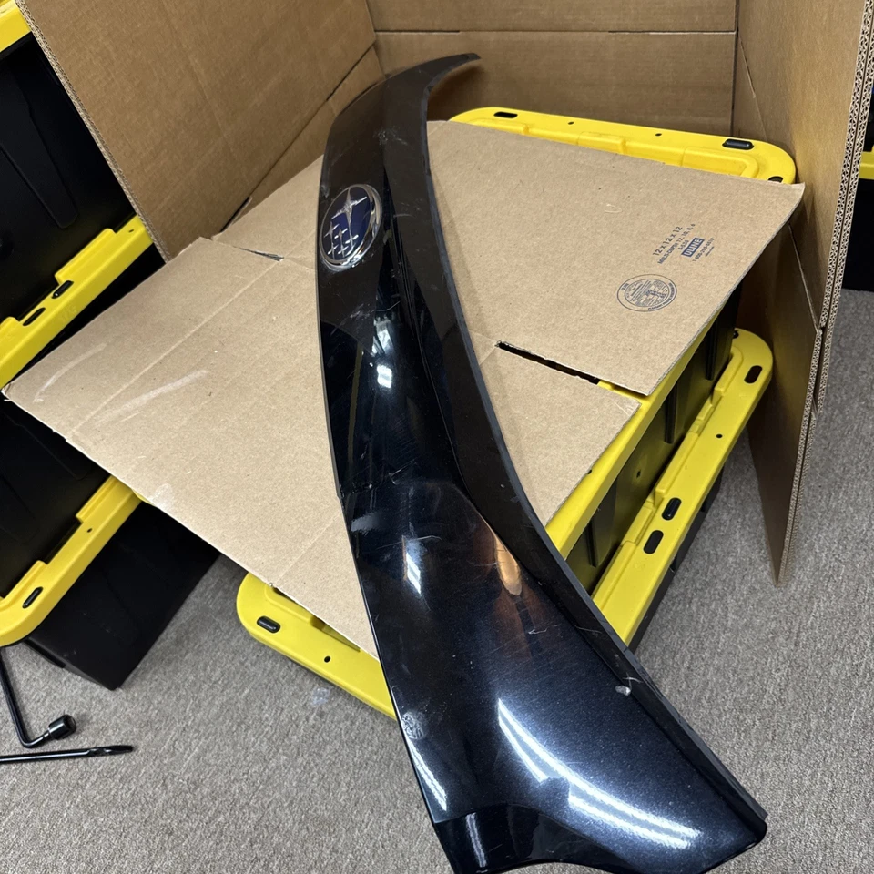 2014 2015 2016 2017 2018 Subaru Forester maletero puerta levadiza moldura D4S panel de moldura Foto 1 de 4