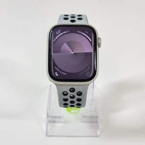 GPS Only Apple Watch Nike Series 7 45MM Silver Aluminum MKNA3LL/A - Photo 1 sur 6