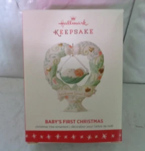 2016 Hallmark Keepsake - Baby's First Christmas Ornament - Picture 1 of 1