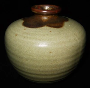 Vaso vintage 3" NAPCOWARE ceramica arte ceramica bocciolo leggermente a costine GIAPPONE #08896 - Foto 1 di 6