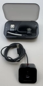 Casque Plantronics B235 Noir Uniquement dans l'oreille avec boîtier de charge et chargeur sur pied - Photo 1/4