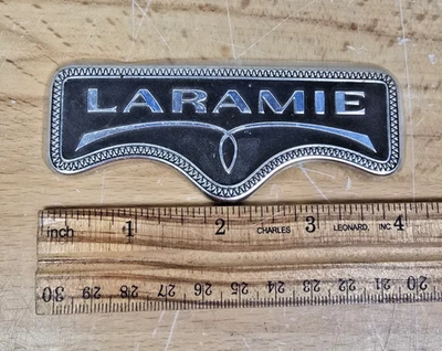 03-08 DODGE RAM DAKOTA LARAMIE EMBLEMA PORTÓN TRASERO INSIGNIA SIGNO TRASERO SÍMBOLO LOGOTIPO Foto 1 de 4