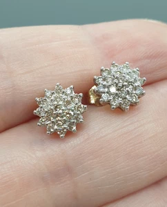 9ct Yellow Gold Diamond Cluster Stud Earrings 0.5ct Sparkly Stones Studs 8mm - Picture 1 of 7