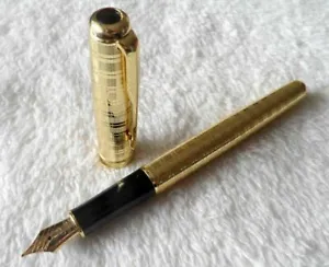 Perfect Parker Pen Sonnet Series Golden Circle 0.5mm Medium Nib Fountain Pen - Picture 1 of 8