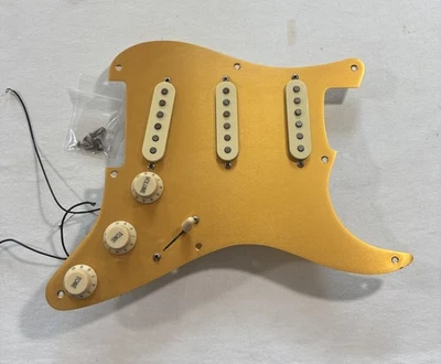 Golpeador Squier Classic Vibe Stratocaster 2010 aluminio anodizado cargado dorado Foto 1 de 4